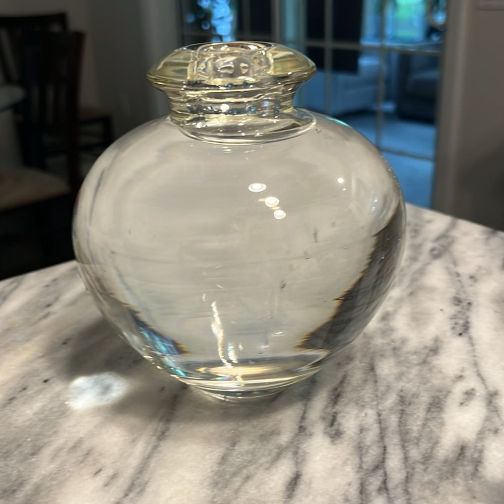 Glass Vase beautifully displays your Garden Flowers Heavy Quality glassware